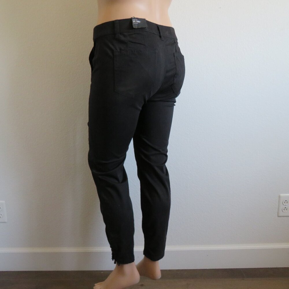 LANE BRYANT Jeans Women Mid Rise Skinny with Lace Detail Black Plus Size 20 NWT - Picture 2 of 4